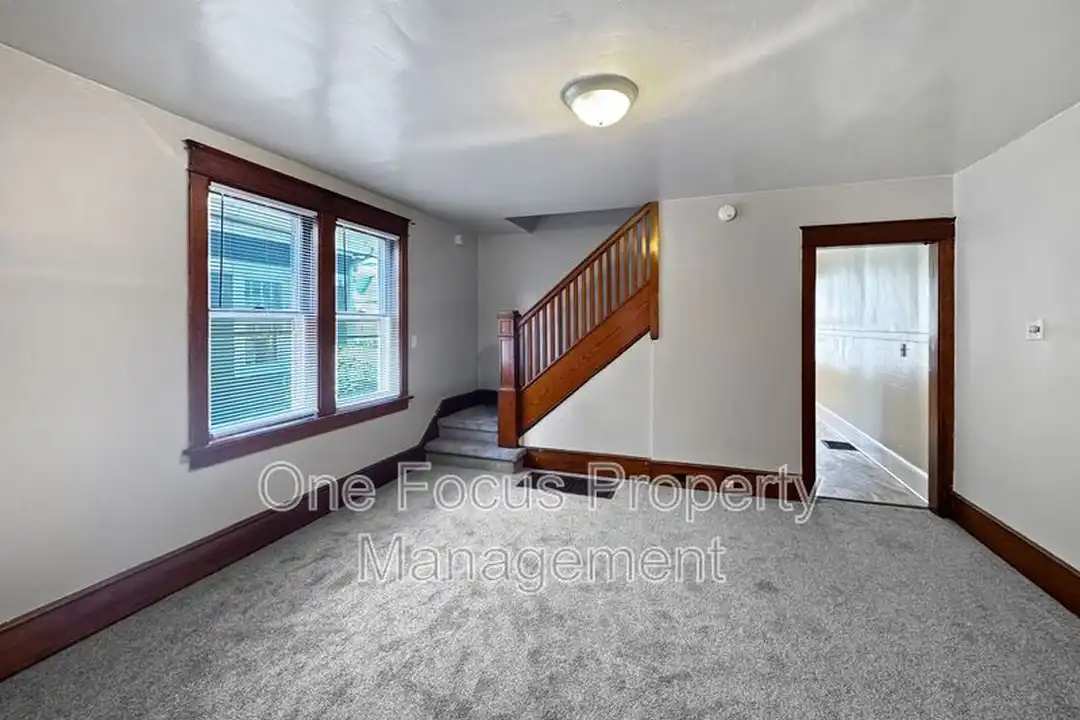 1414 Park Ave - More