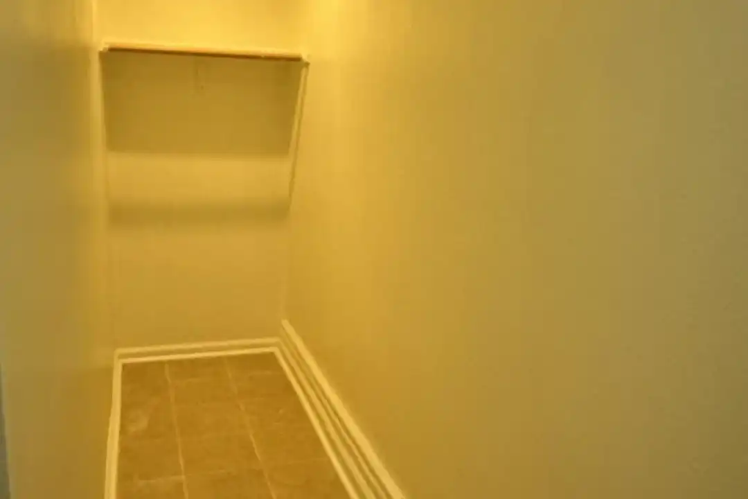 11500 Glenoaks Blvd - View 2