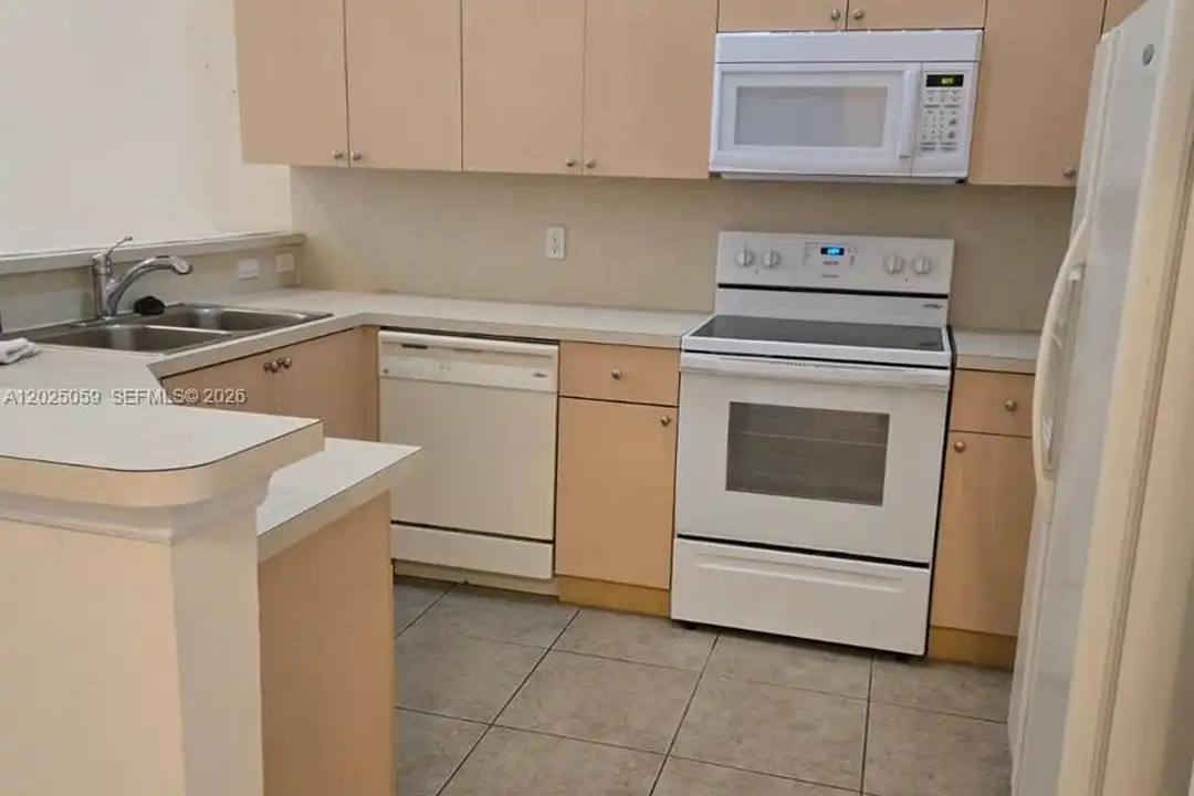1158 NE 32nd Ave #1158 - View 5
