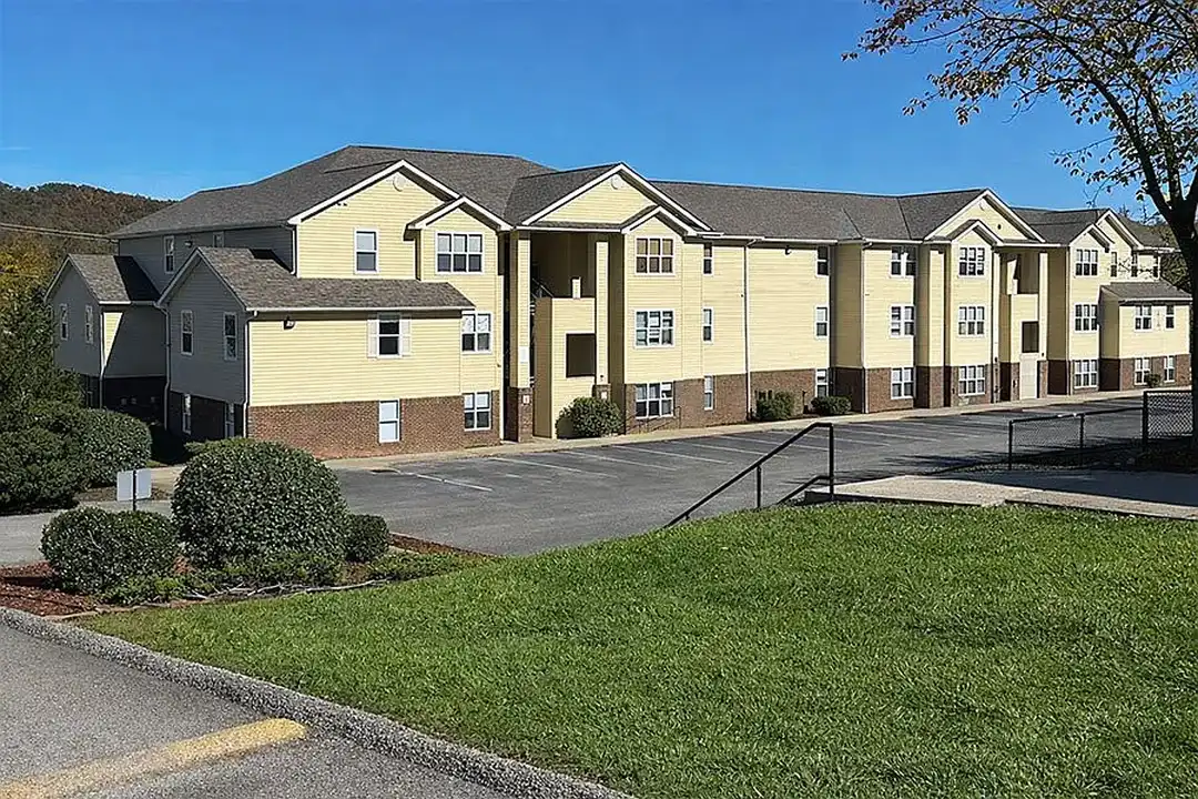 BRITTANY POINT APARTMENTS – photo 1 of 7