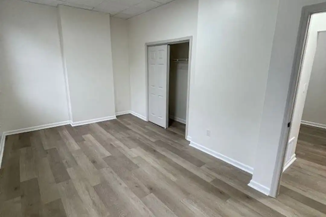 Apartment in Bound Brook - View 3