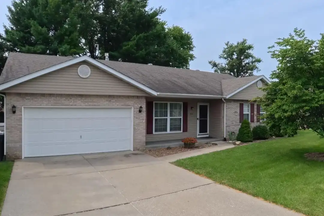 304 Erin Dr – photo 1 of 26