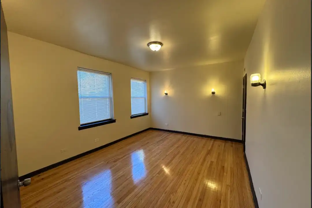 8233 S Ingleside Ave unit 1W - View 4