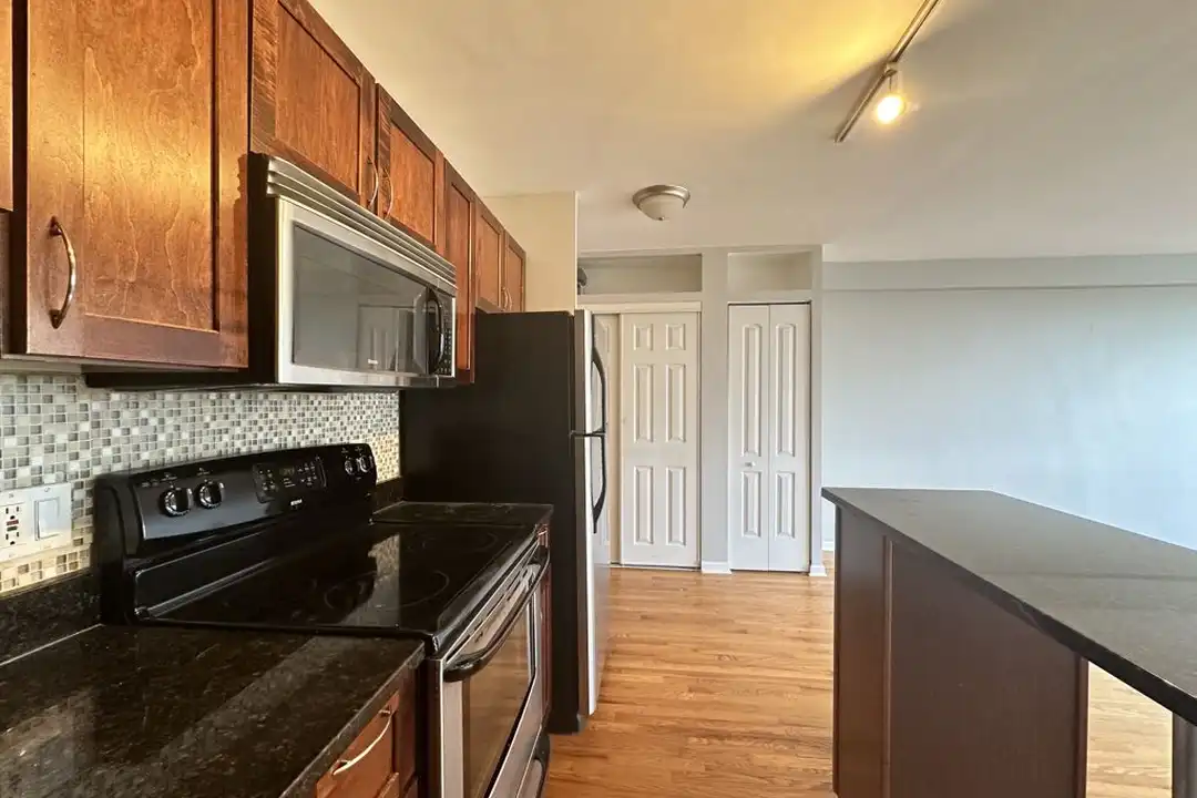 Apartment in Lake View Township, Buena Park, Uptown - More