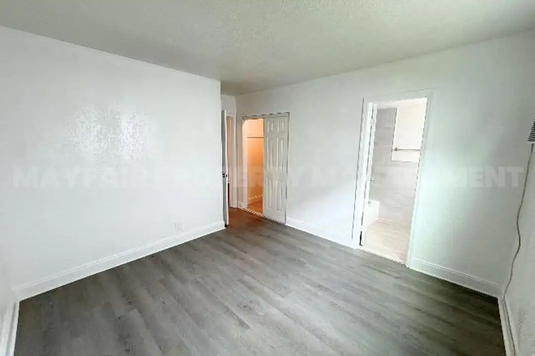 240 SW 8th St - View 6