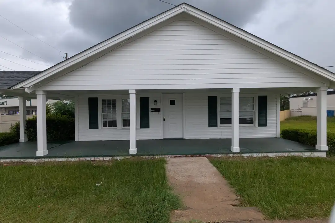 609 North St W – photo 1 of 28