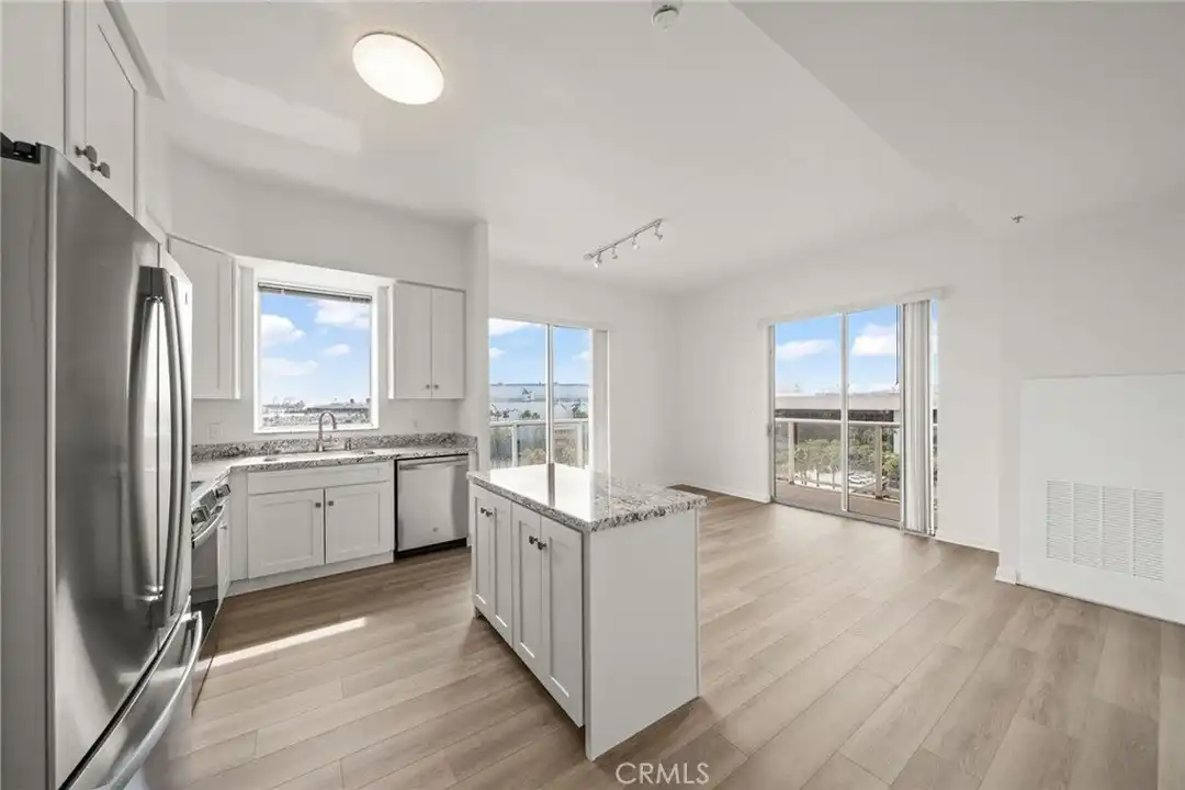 488 E Ocean Blvd #717 - More