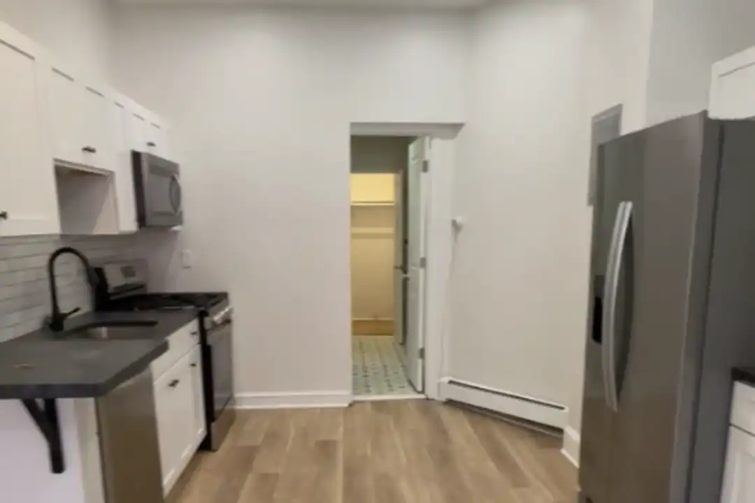 98 Chestnut St unit 1F – photo 1