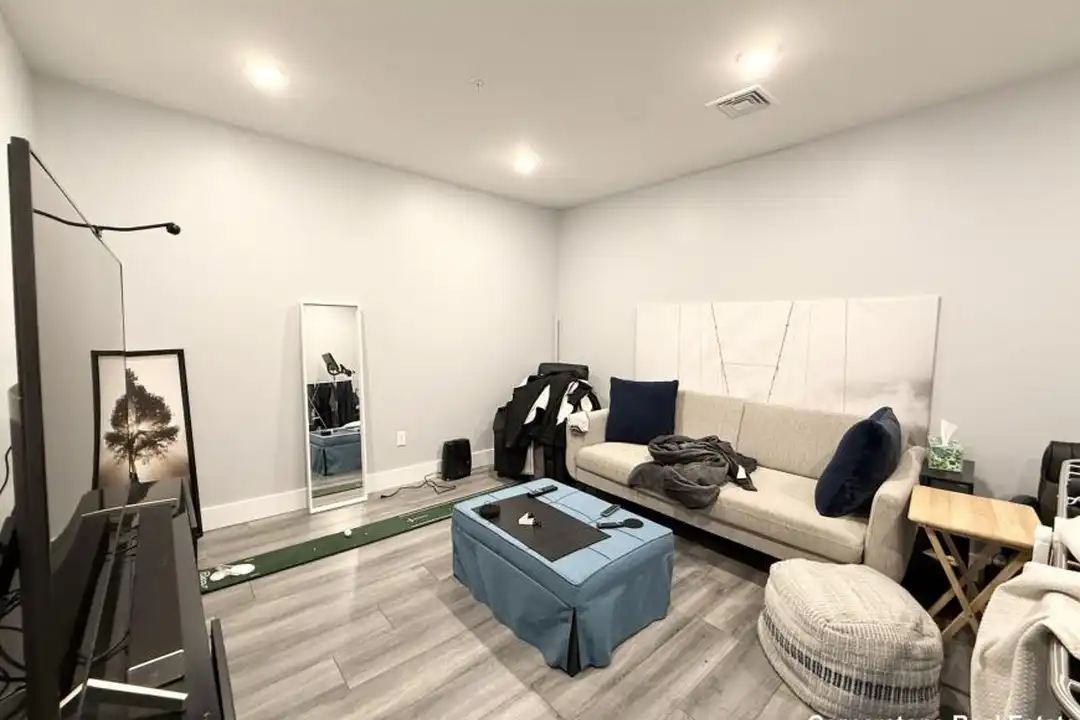 55 W Fifth St – pohled 4