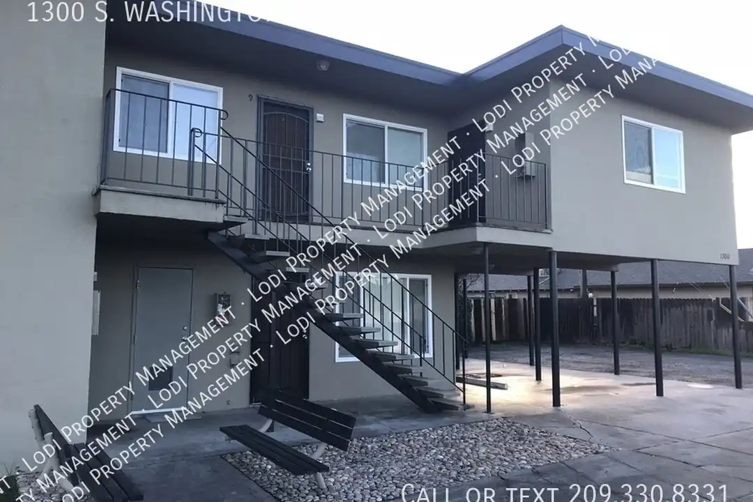 1300 S Washington St – photo 1 of 9