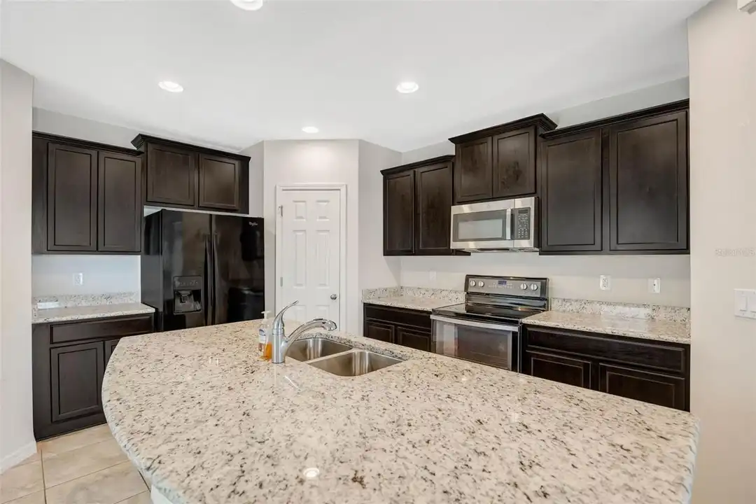 Apartment in Riverview - View 6