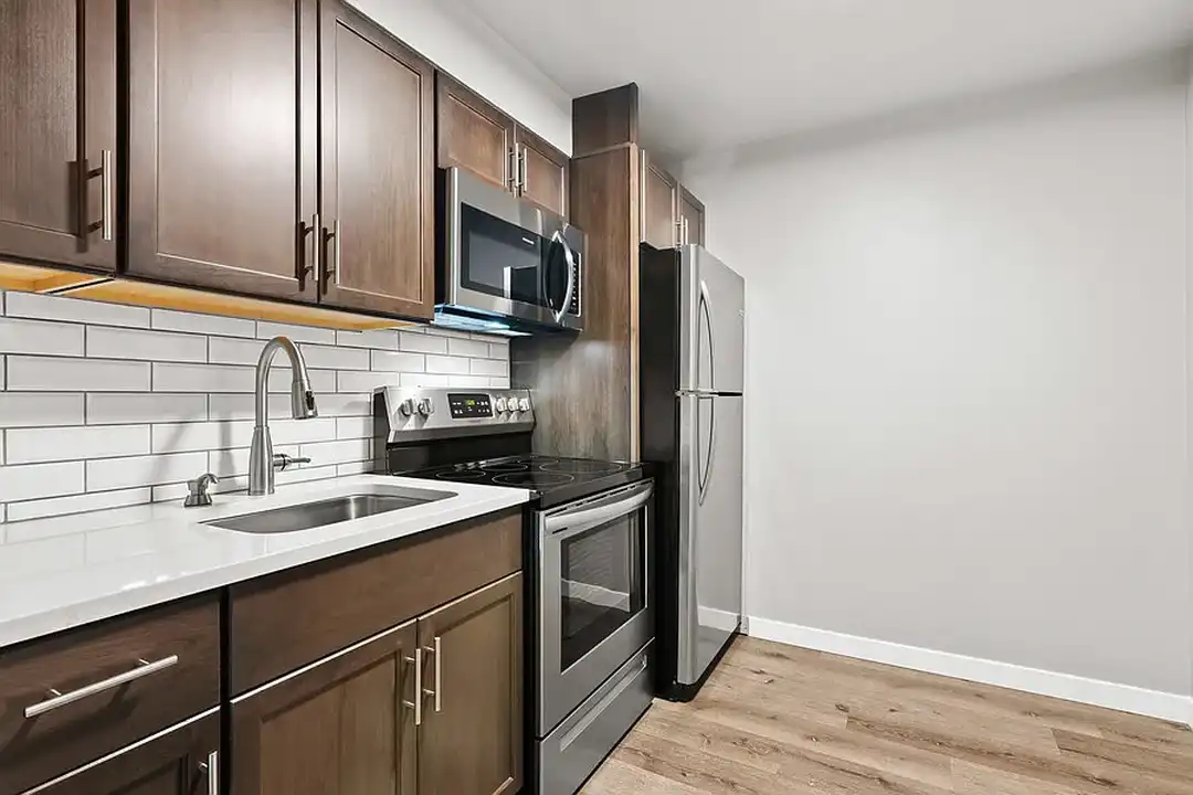 WhiteRock Apartments - View 4