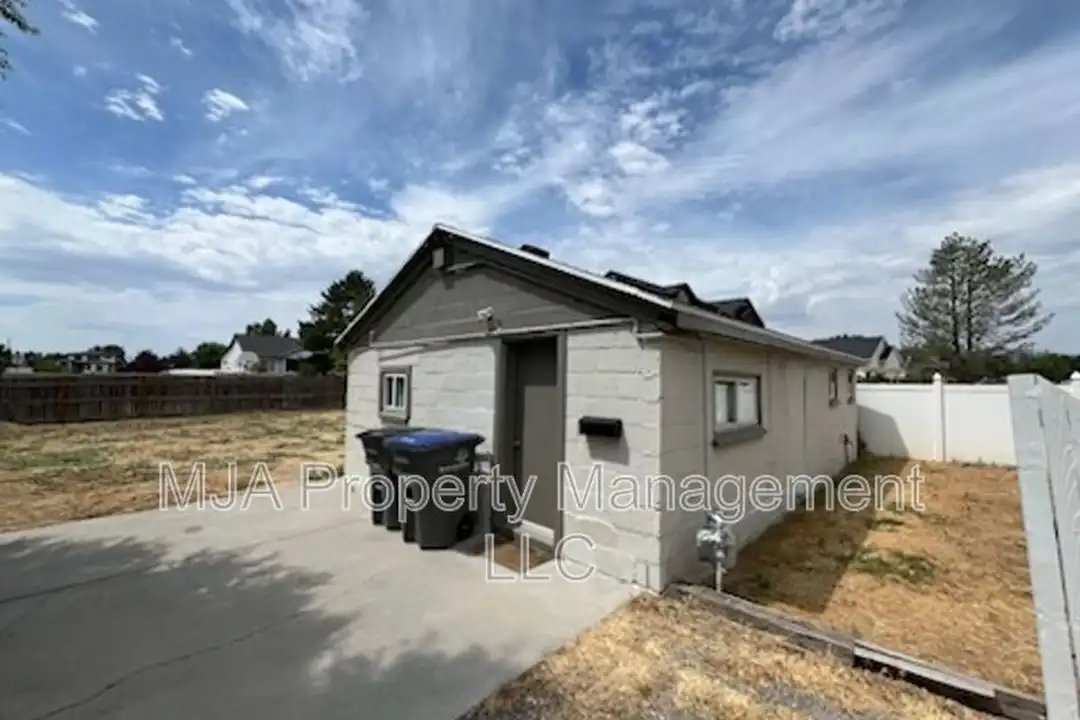 11164 S Temple Dr – photo 1 of 15