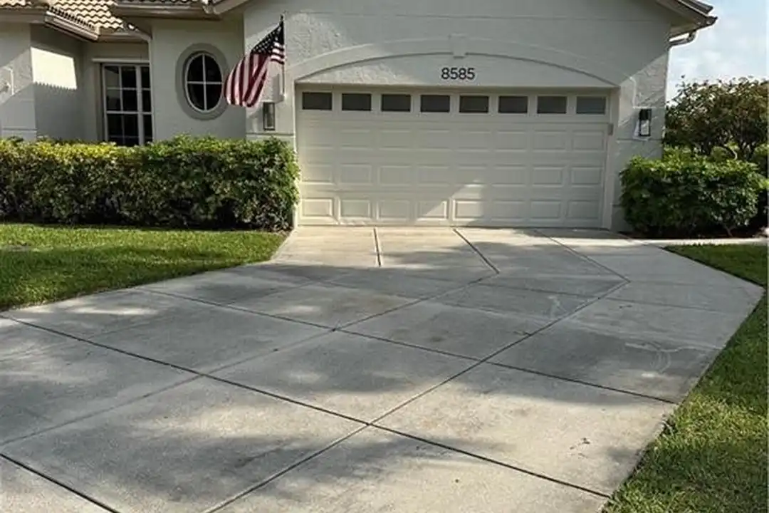 8564 Fairway Bend Dr - View 2