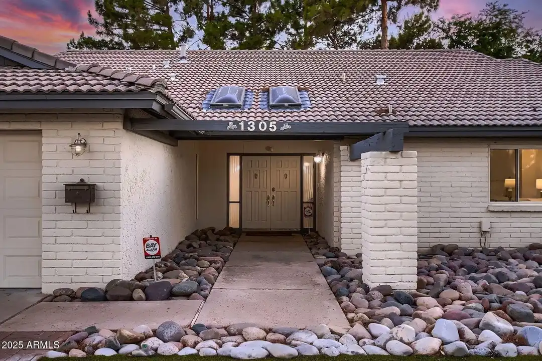 1305 E Steamboat Bend Dr - View 3
