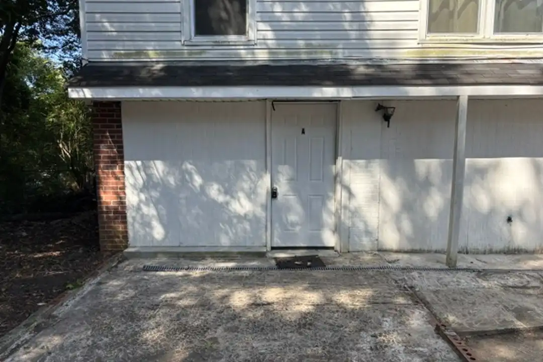 817 1/2 Blandford Ave unit 817 1/2 Unit A – photo 1 of 5