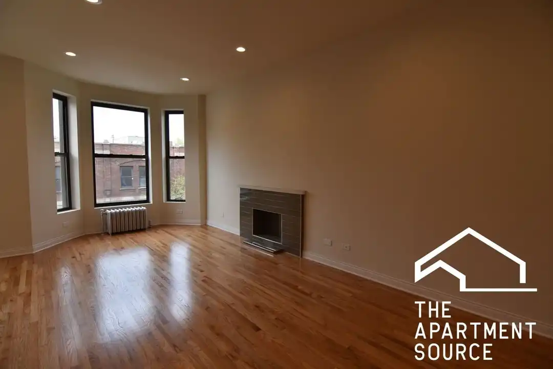 908 W Belmont Ave unit 2 - More