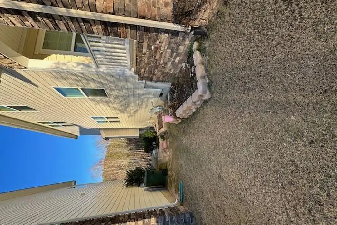 521 Pilot Hill Dr - View 3
