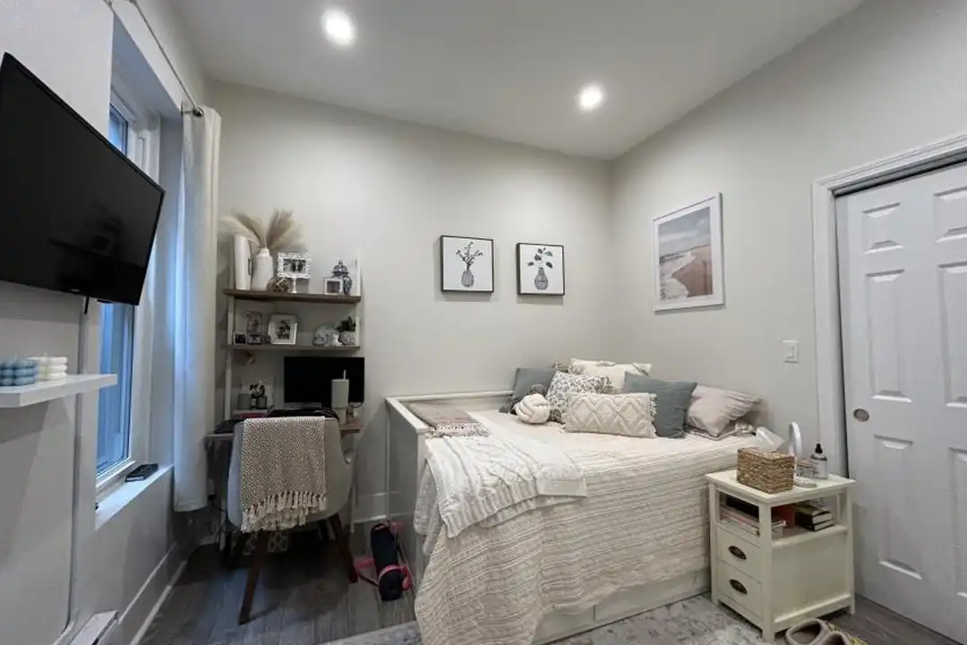 827 Boylston St - View 3