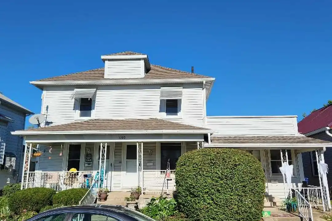 1103 Nicklin Ave – photo 1 of 9