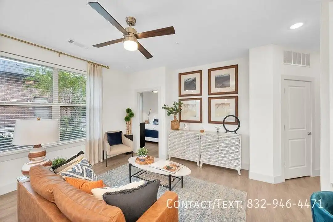 Apartment in Cypress - More