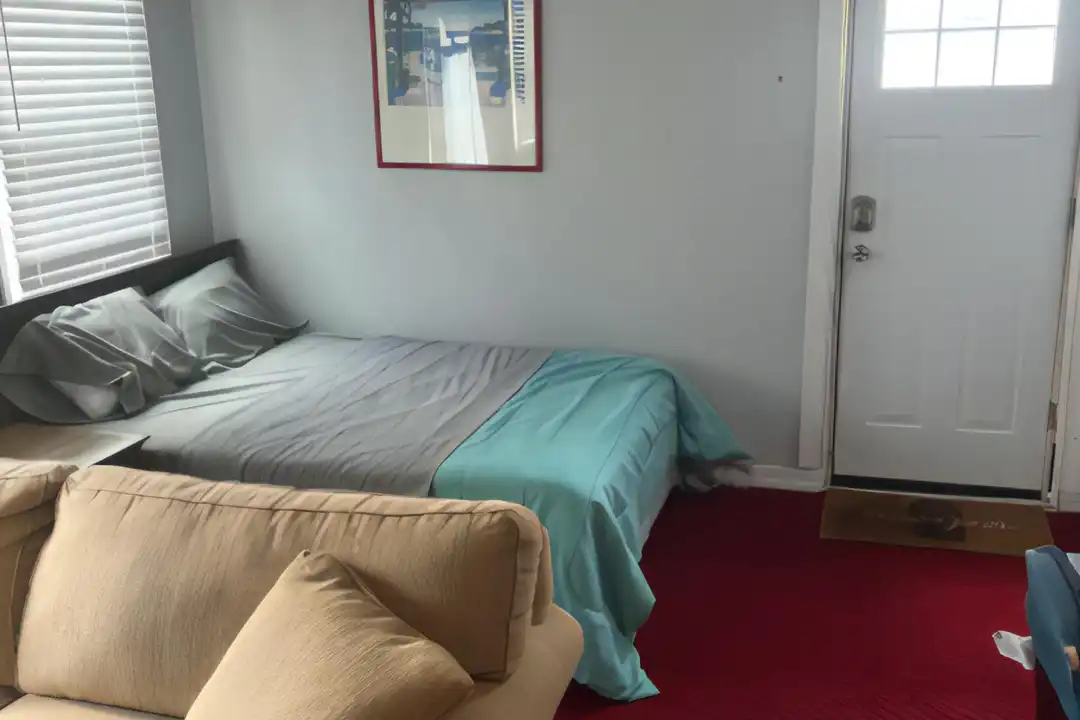 183 Lefferts Rd – photo 1 of 5