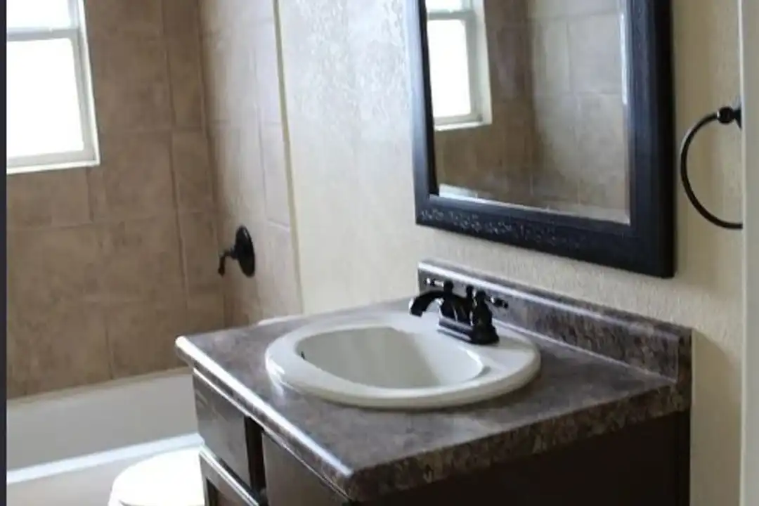 901 Hill St - View 3