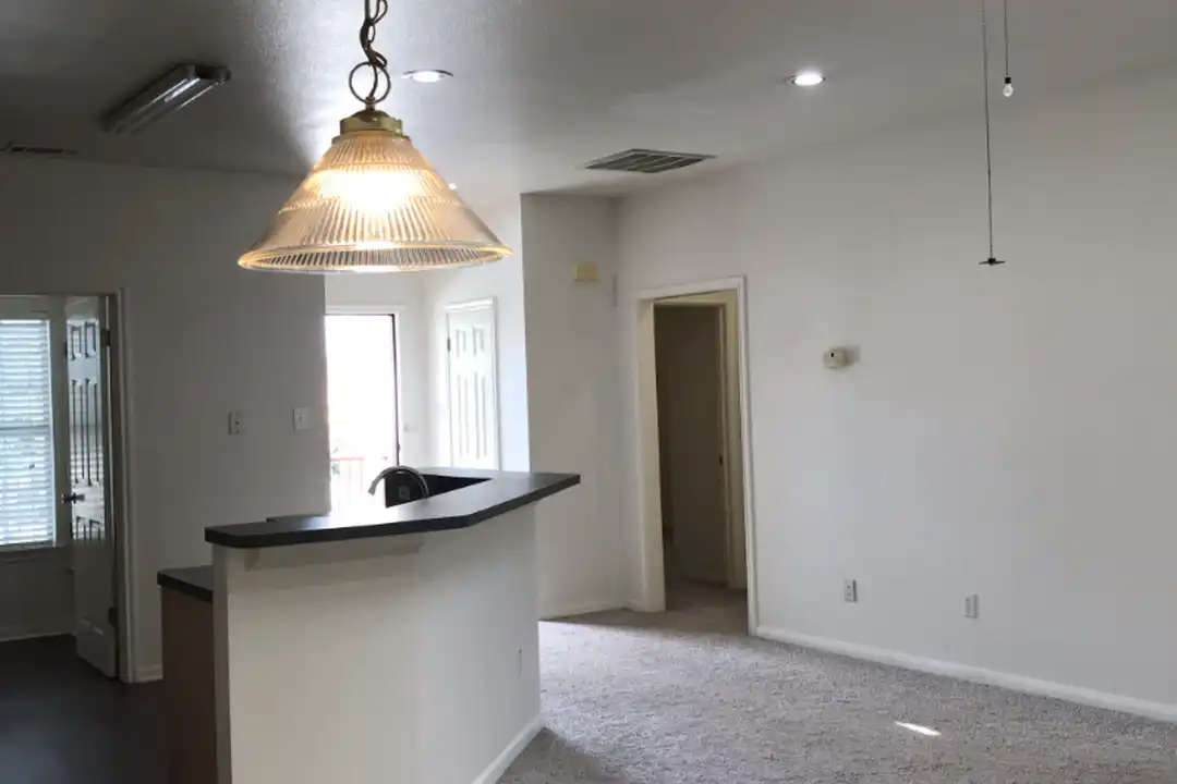 3104 Northwest Blvd unit D - View 2