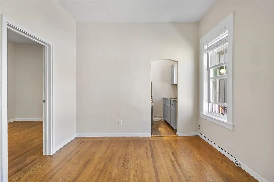 2318 Santa Clara Ave unit 2318 Santa Clara Ave #E - LU - View 3