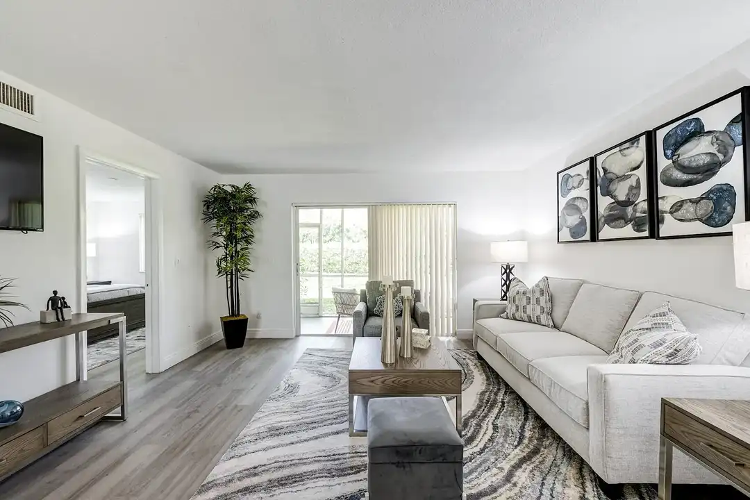 Apartment in Sunrise - View 4