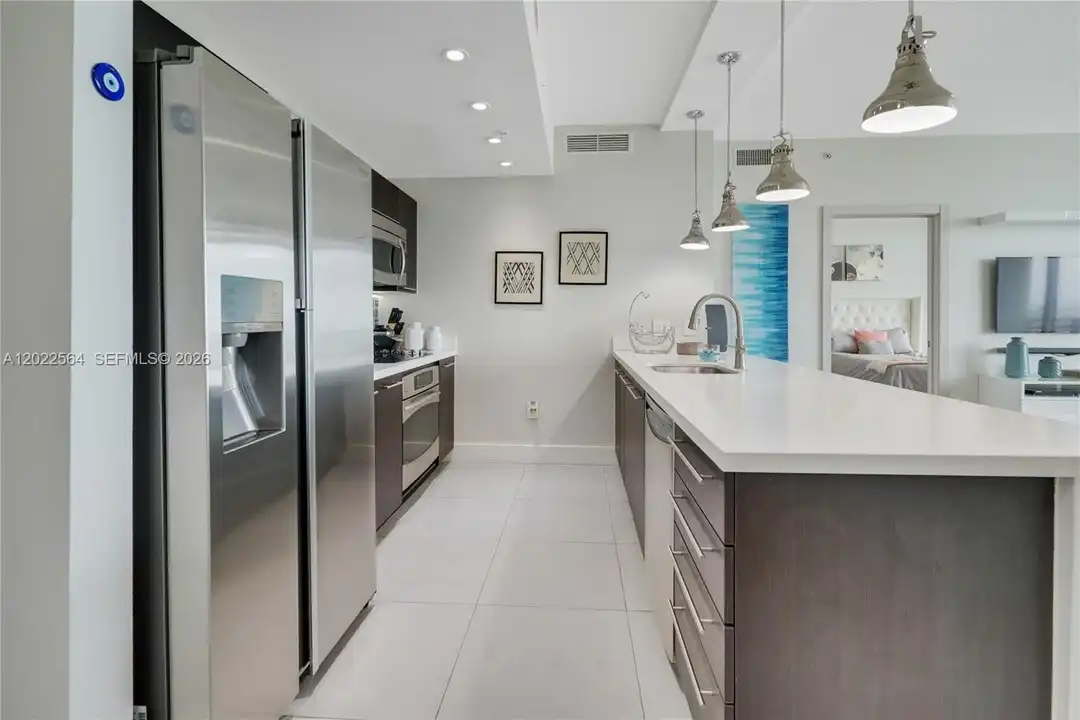 Apartment in Miami - View 2