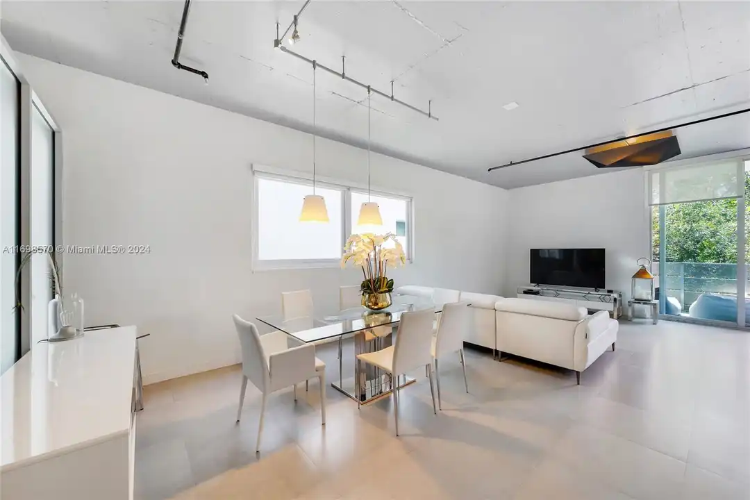 1700 Meridian Ave unit 310 - View 4