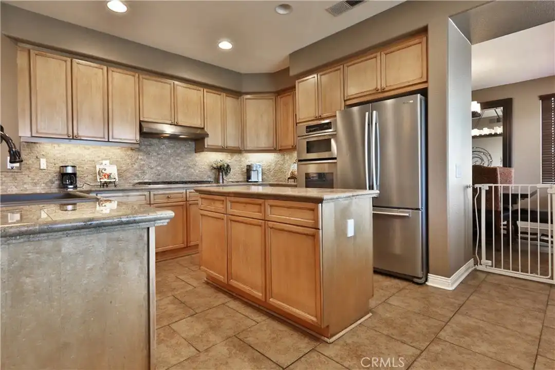 4343 Driving Range Rd - More