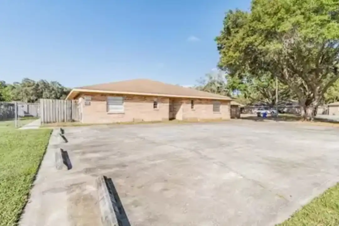 3202 Bloomingdale Villas Ct unit 3202 – photo 1