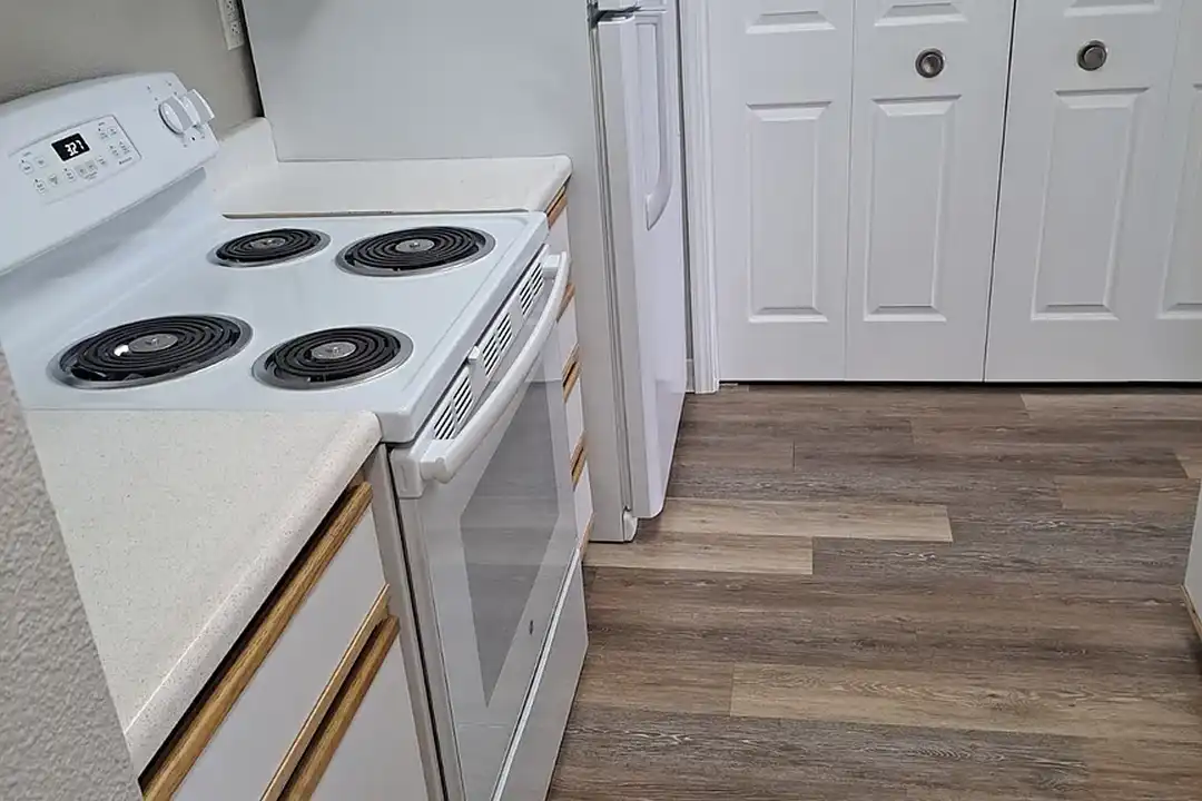 Hidden Creek Apartments – photo 1