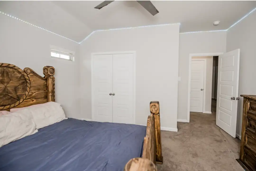 643 Hazeltine Rd - View 3