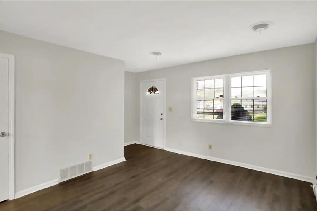 Apartment in Franklin - View 4