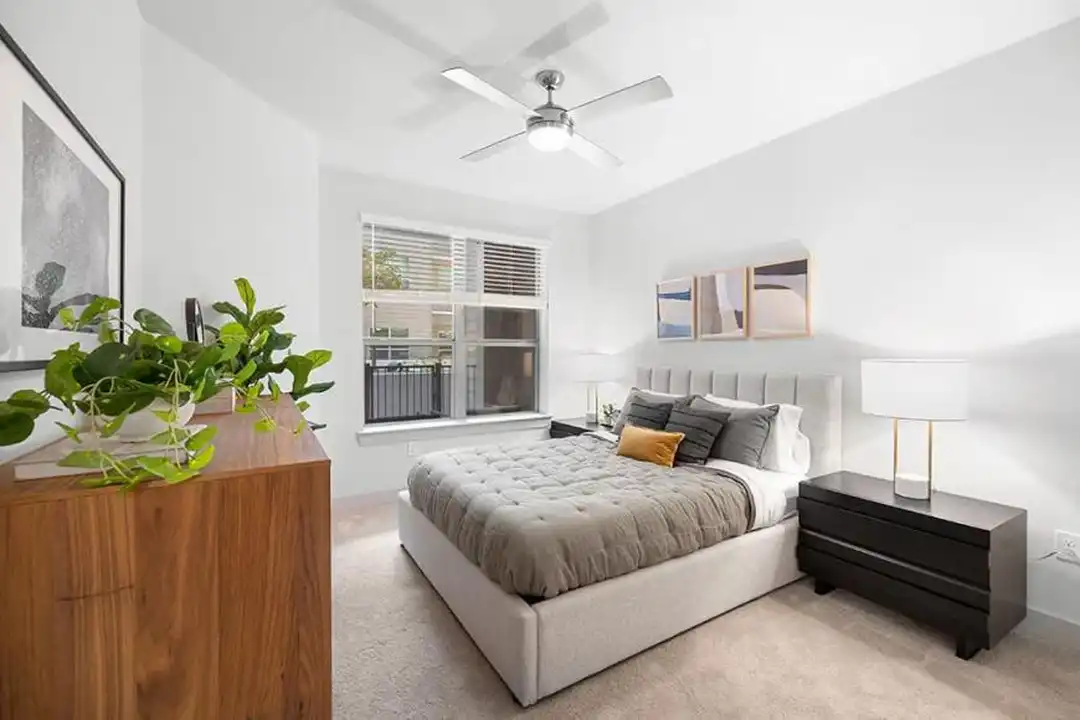111 W 6th St - View 5