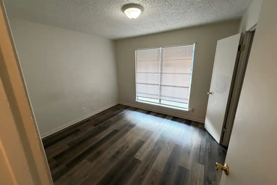 3500 Denson Dr - More