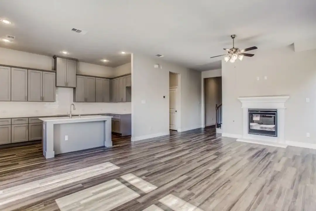 1605 Canals Dr - View 6