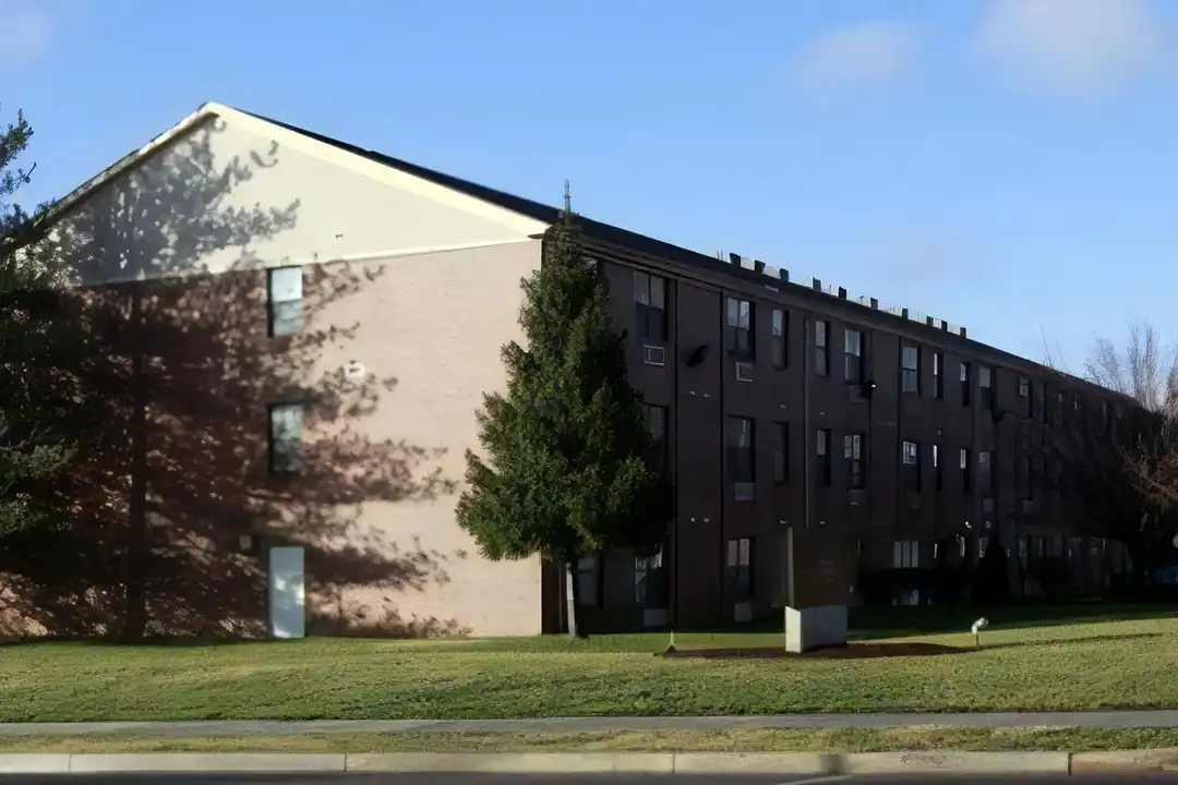 4202 13th St NW – photo 1