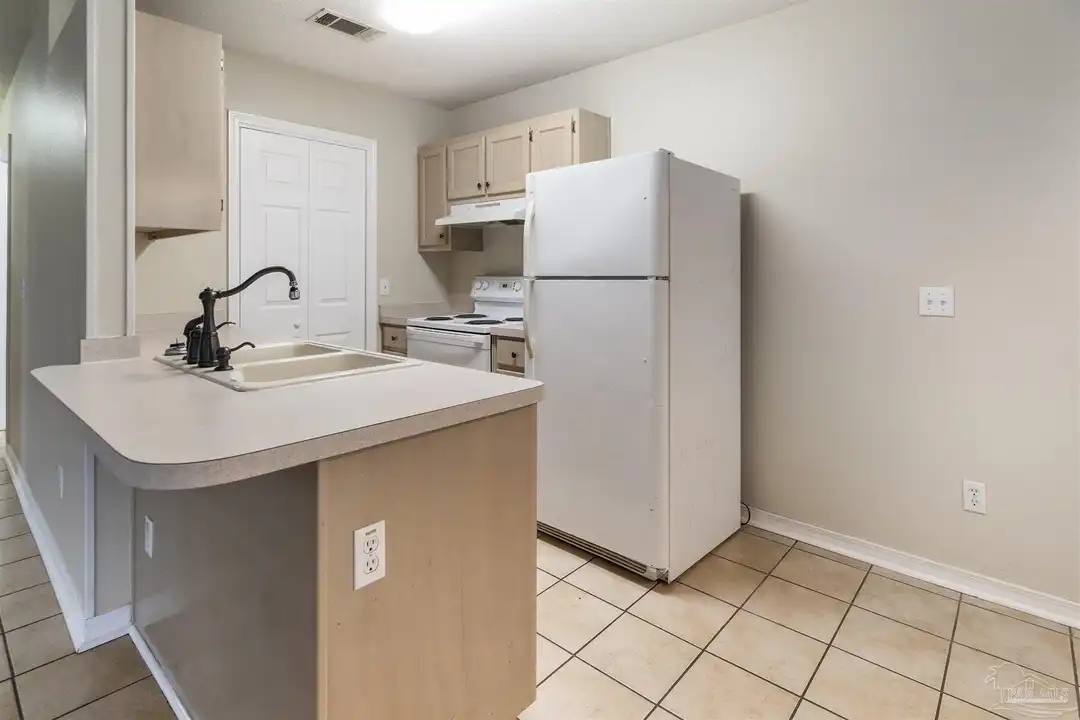 3216 Two Sisters Wy - View 5