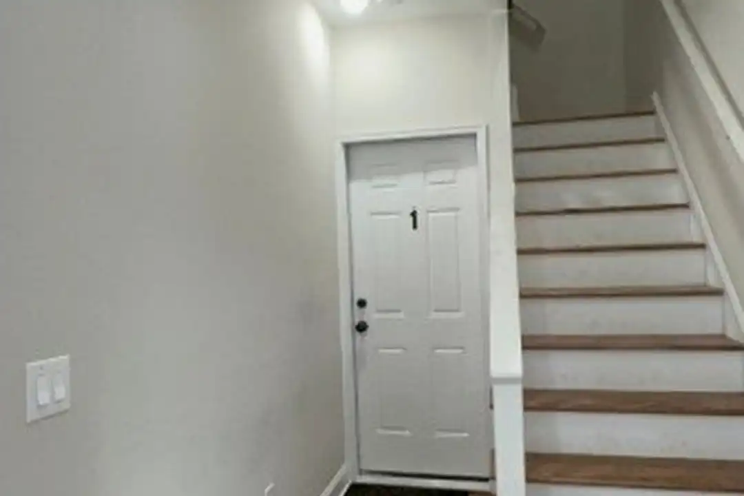913 Union St #1 - View 5