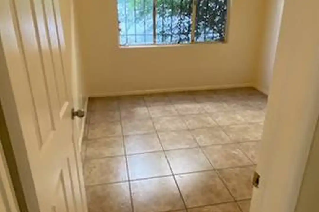 2613 W Imperial Hwy unit 3 - View 4
