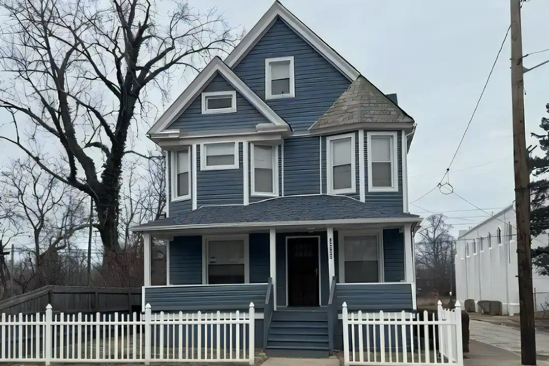 10749 Hull Ave – photo 1