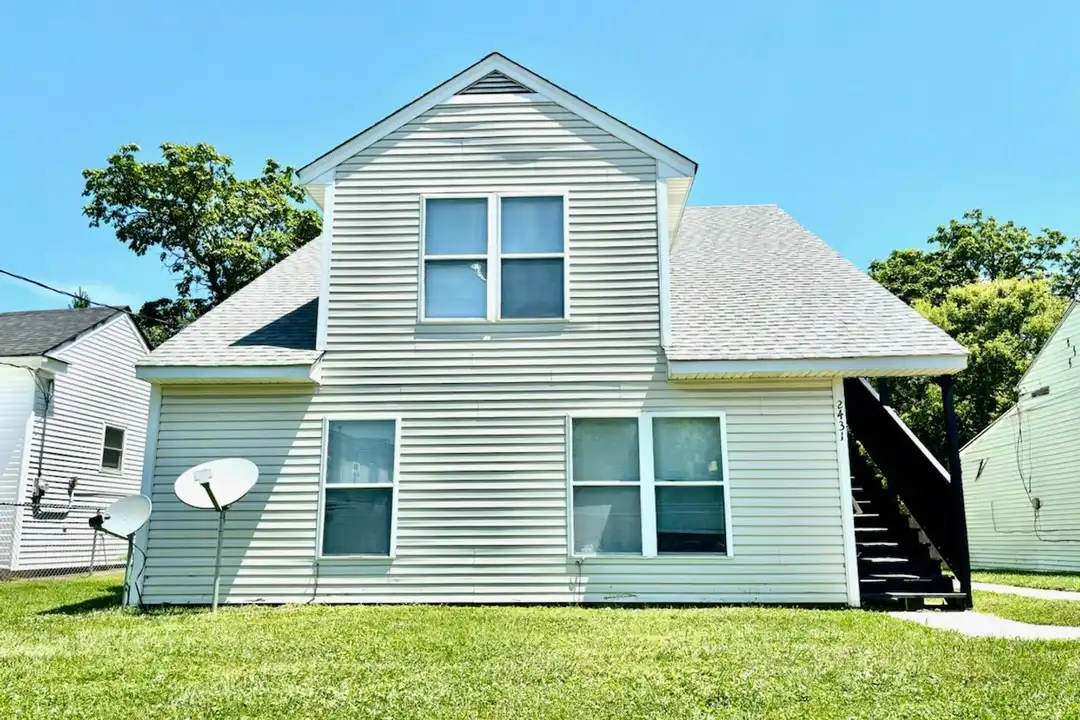 2431 St Xavier St – photo 1