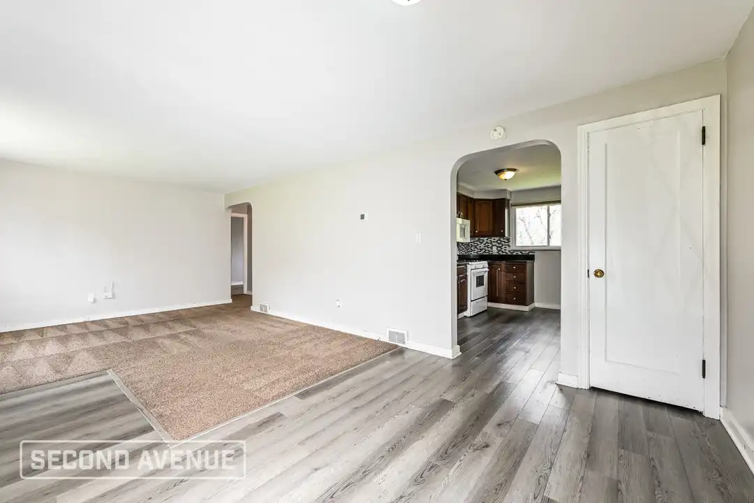 220 Briarwood Dr - More