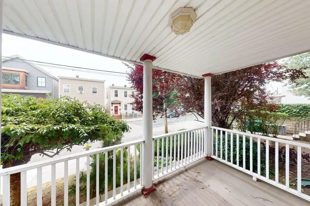 189 Wordsworth St unit 1 – photo 1