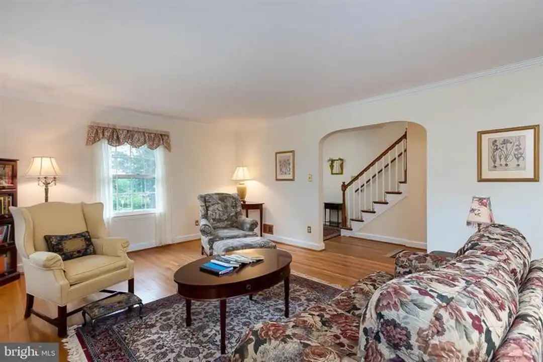6301 Pontiac St - View 3