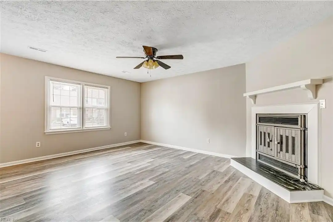 105 Beacon Way - View 6